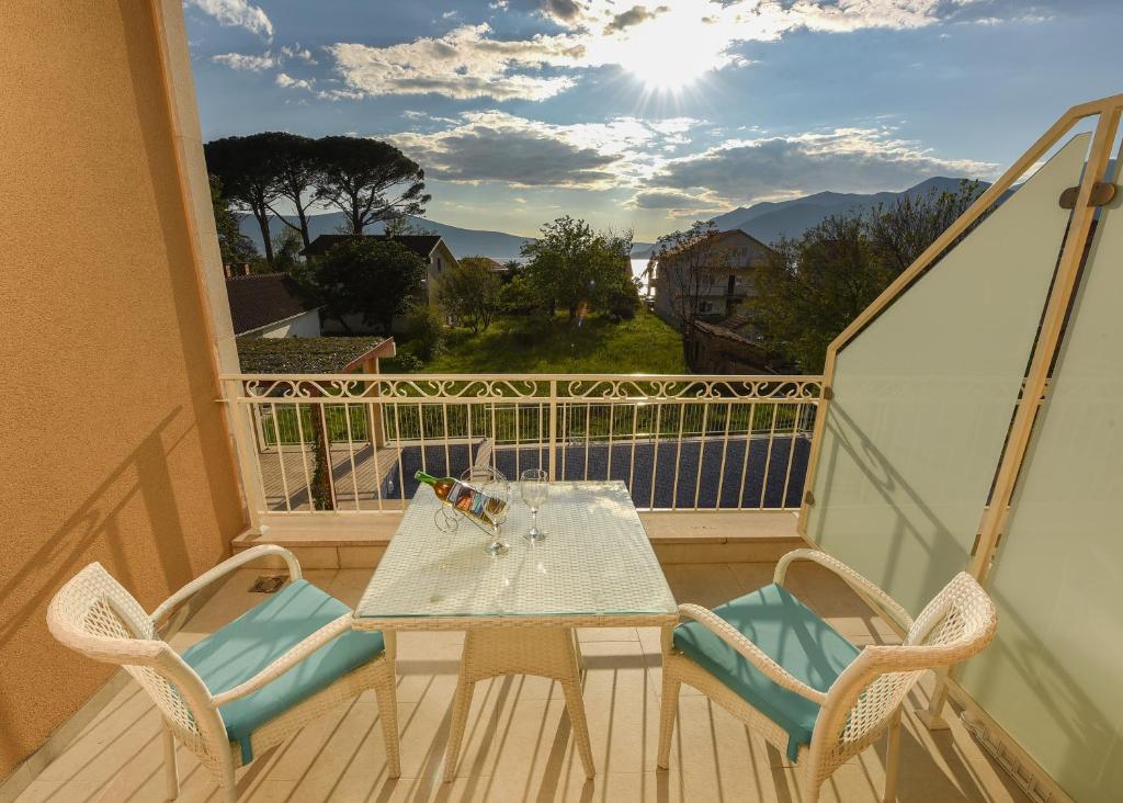 Апартаменты (Номер-студио с балконом, вид на море), Sea Point Apartments