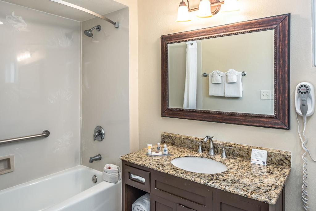 The Inn at 1252 Monterey photo 3