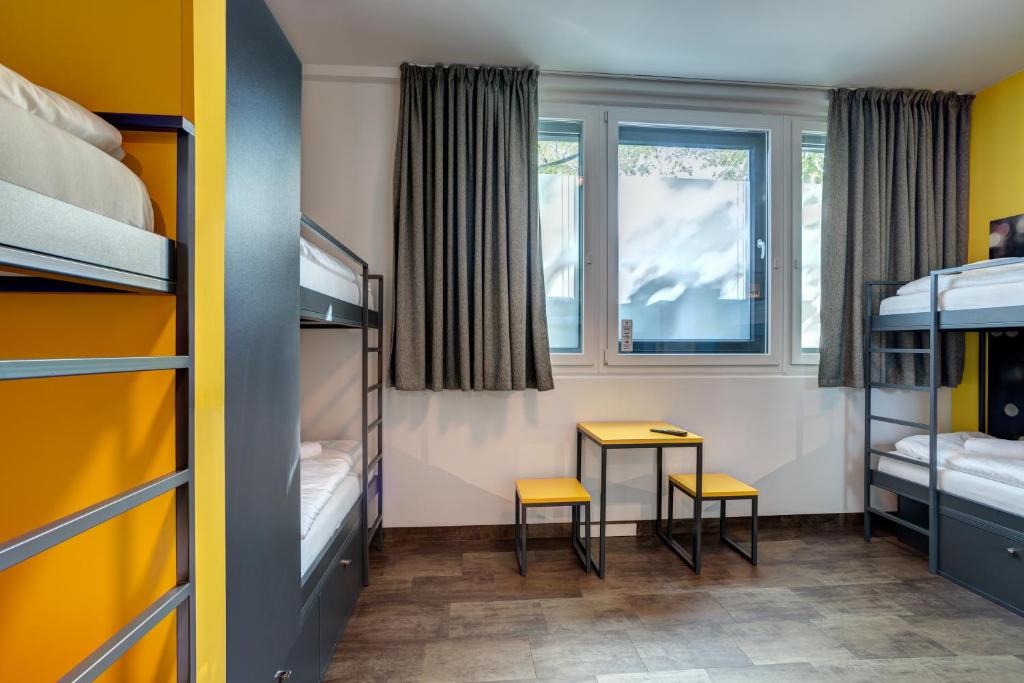 Номер (Кровать в общем 6-местном номере для мужчин и женщин), MEININGER Hotel München Olympiapark