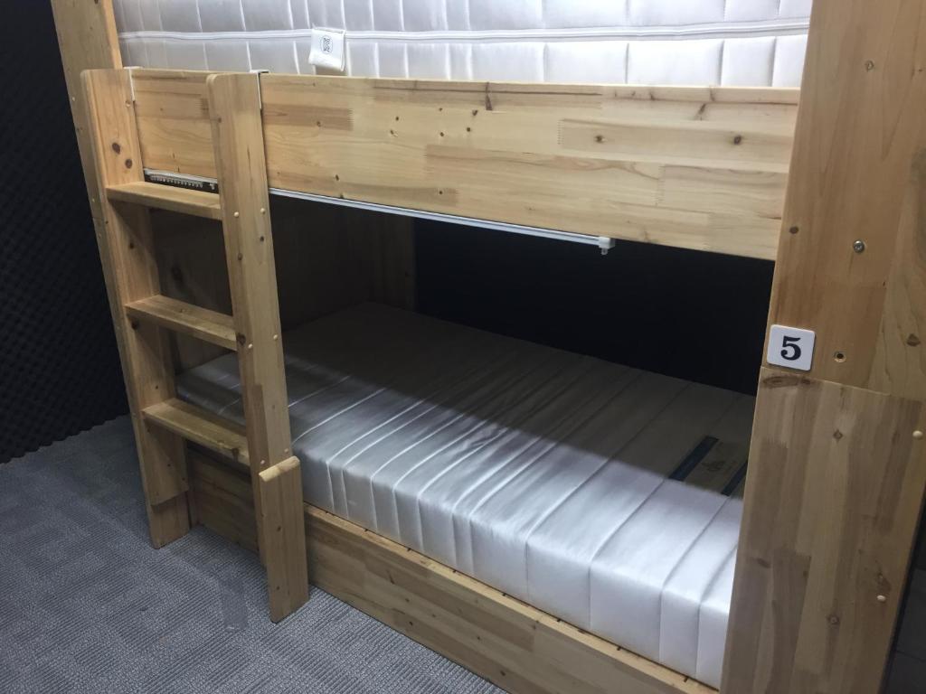 Номер (Кровать в общем номере для женщин с 4 кроватями), The Core Albergue