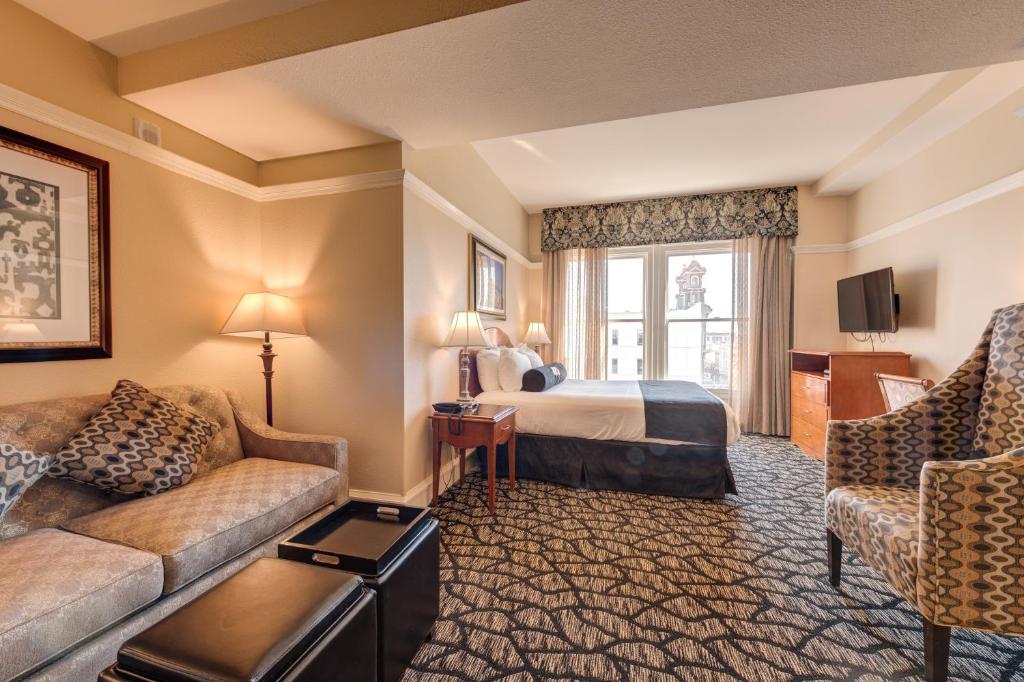 Сьюит (Полулюкс), Gaslamp Plaza Suites