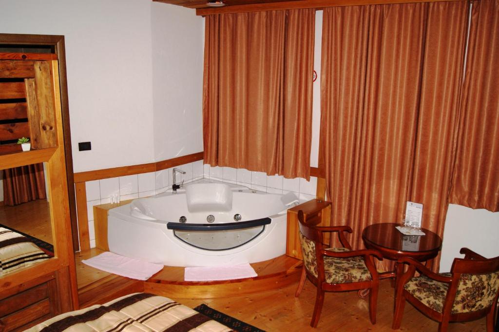 Hotel Prizreni photo 2
