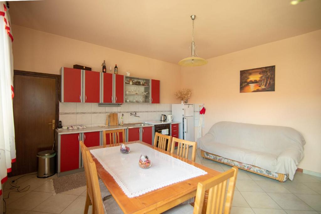 Room Anton photo 2