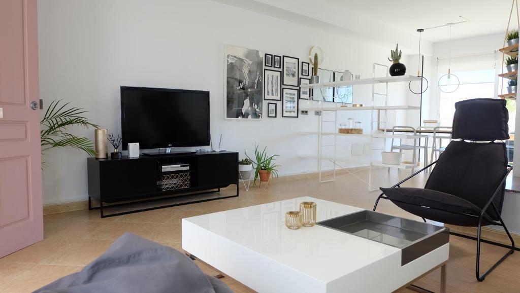 EBLI House photo 4
