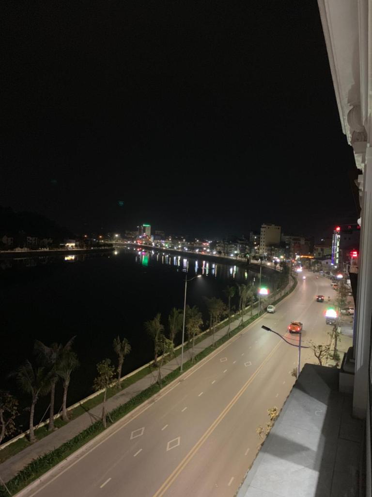 Manchester Hotel Ha Long