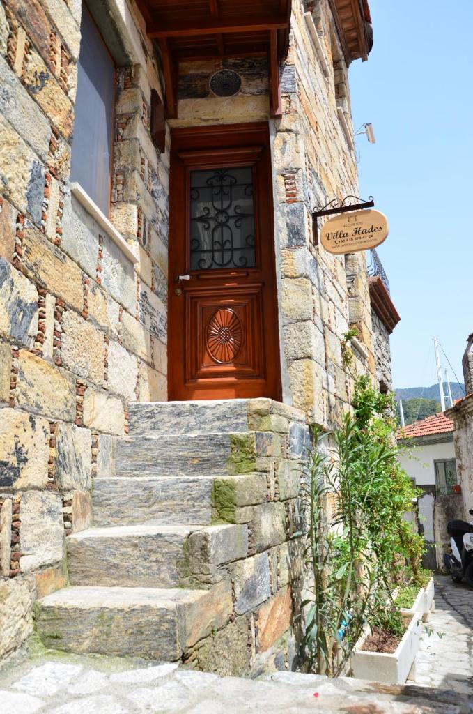 Two Stone Homes Hades photo 2