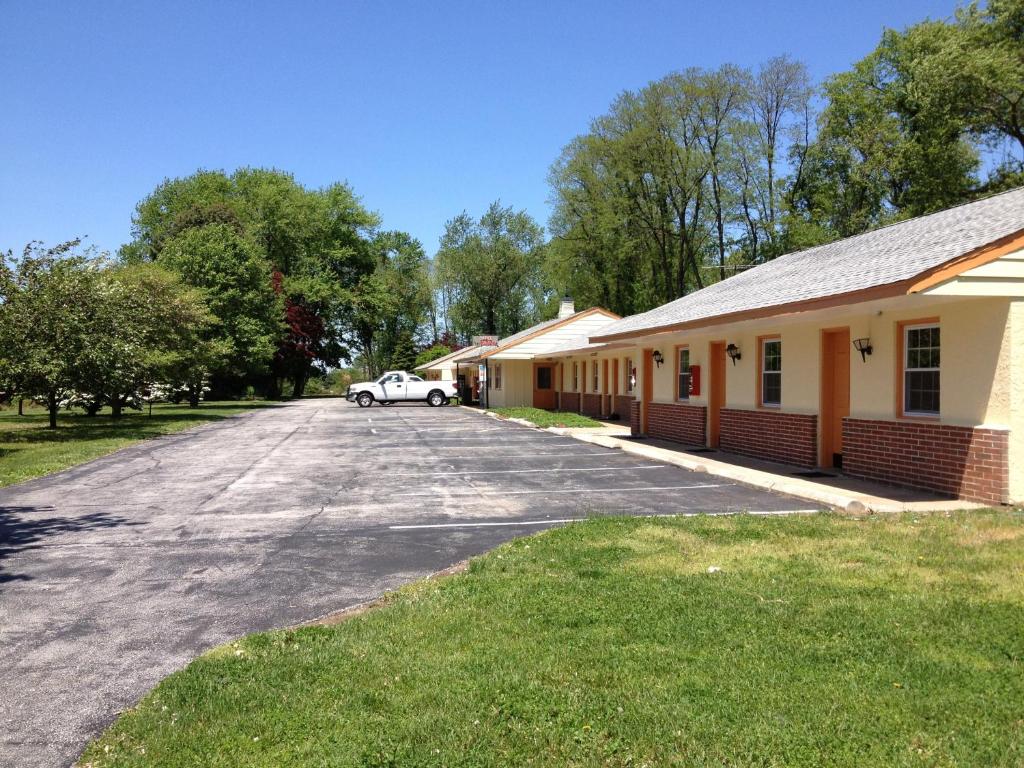 Sentinel Motel image