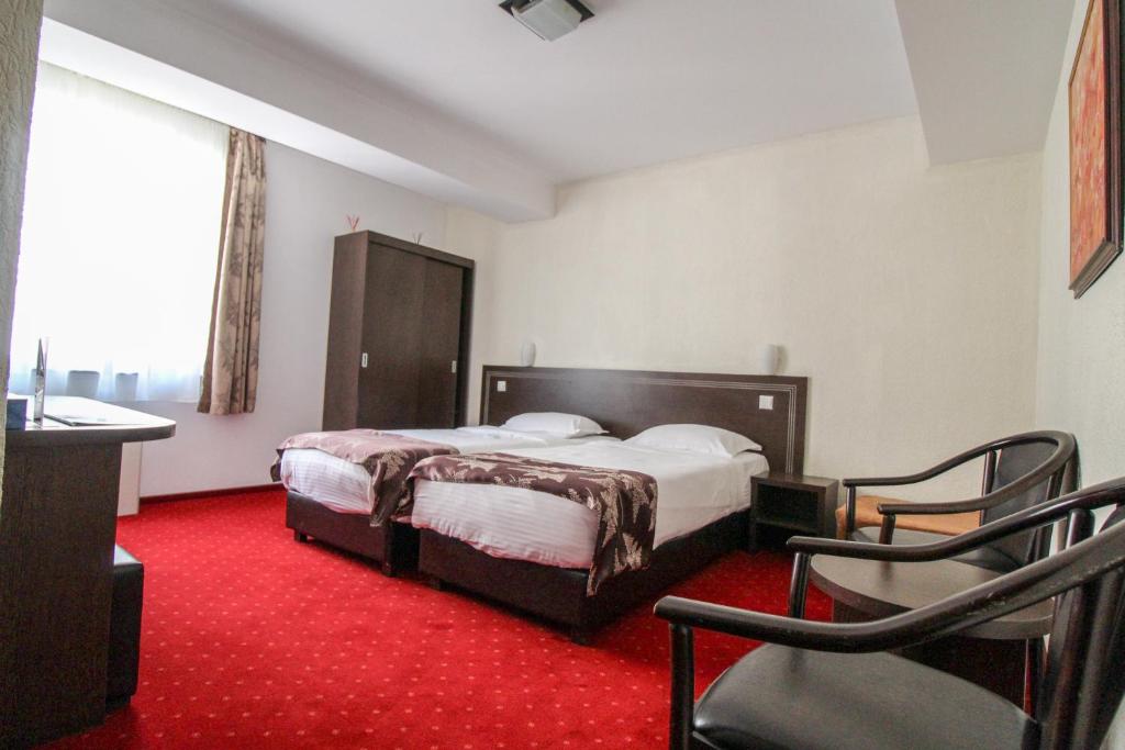 Двухместный (Двухместный номер с 2 отдельными кроватями и балконом), Hotel Razvan
