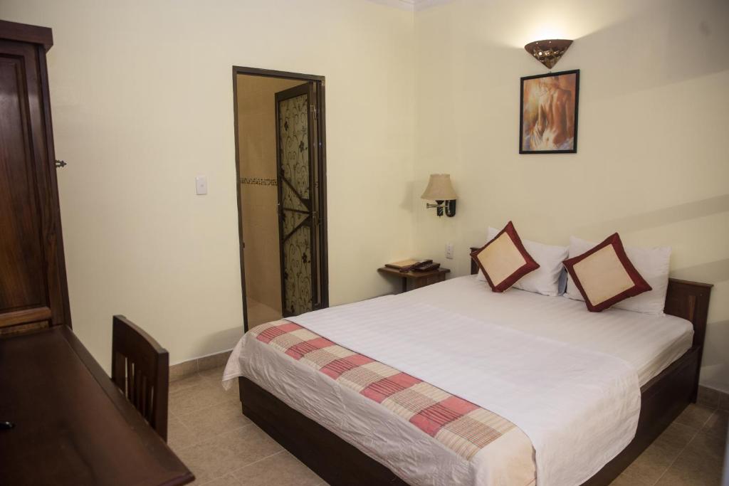 Двухместный (Номер Делюкс с кроватью размера «queen-size»), Caroline Hotel