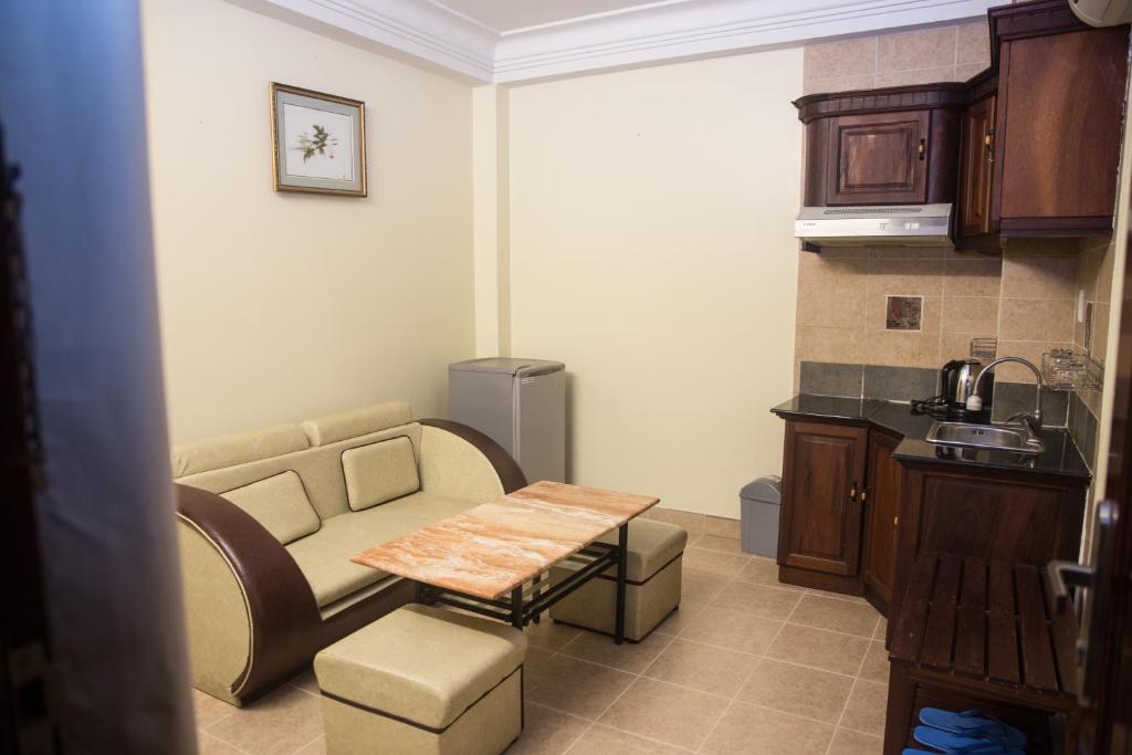 Сьюит (Суперлюкс), Caroline Hotel