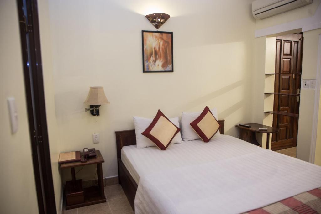 Двухместный (Номер Делюкс с кроватью размера «queen-size»), Caroline Hotel