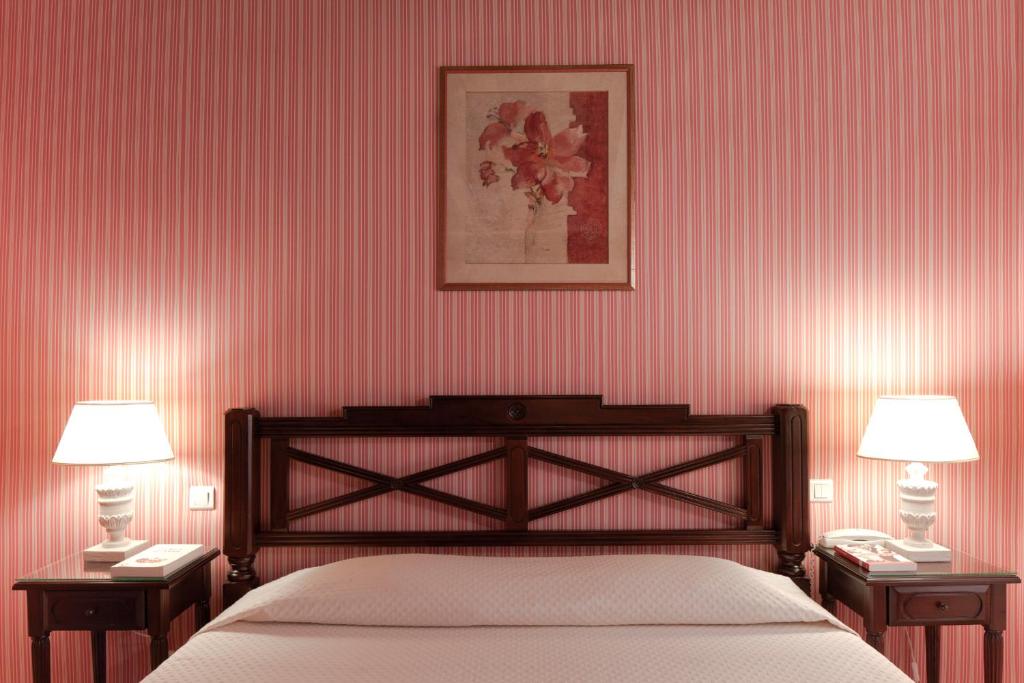 Двухместный (Улучшенный двухместный номер с 1 кроватью), Hôtel Beaubourg