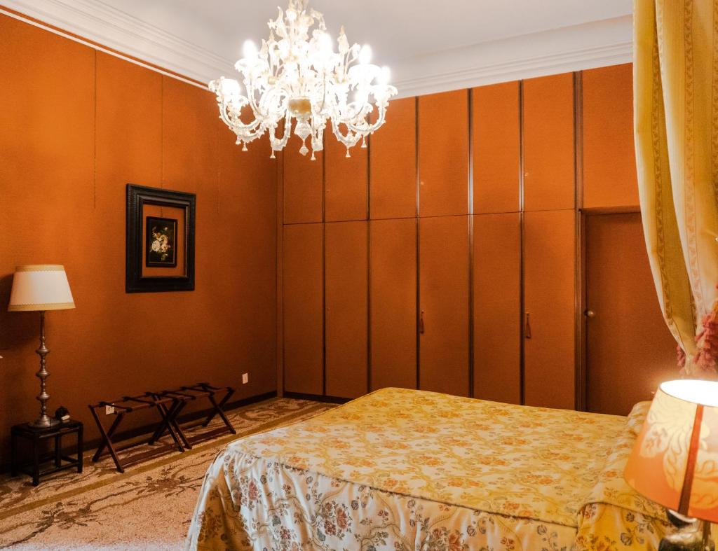 Luxury balcony apartment photo 2