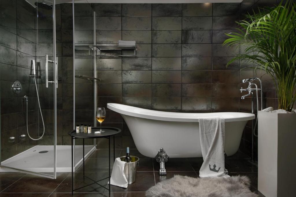 Boutique Hotel Chevalier - Adults Only photo 2