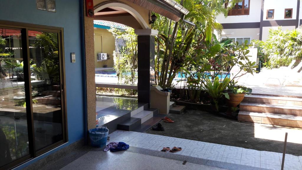 Honchana house photo 1