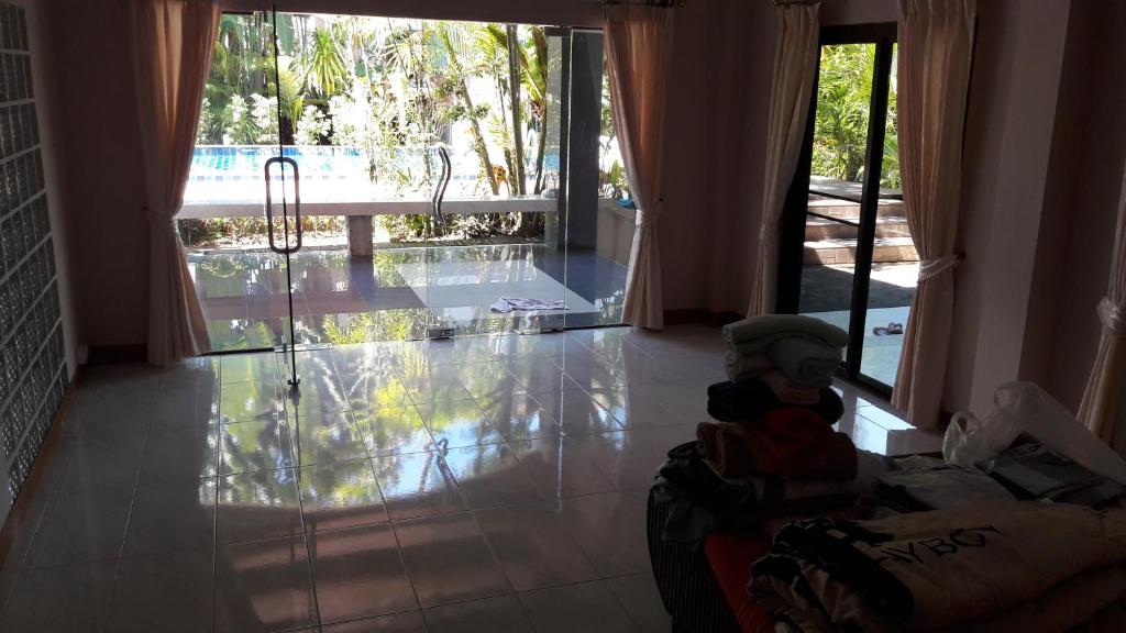 Honchana house photo 2