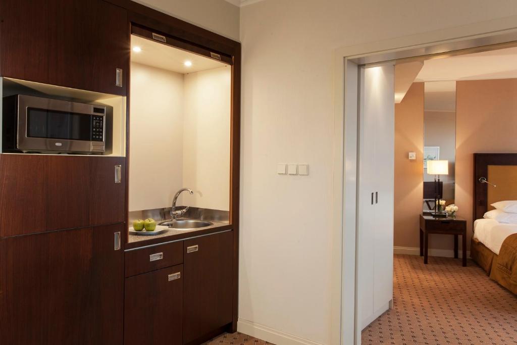 Сьюит (Люкс Делюкс с видом на город), Corinthia Hotel Prague