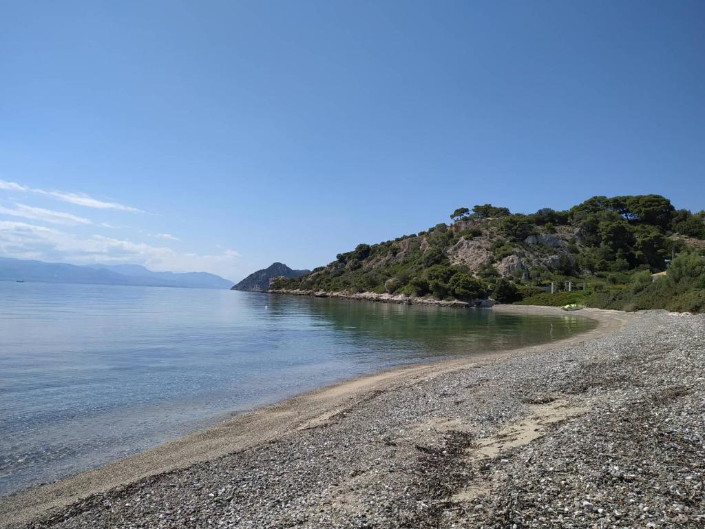 Beautiful house by the sea,Loutraki Skaloma. photo 1