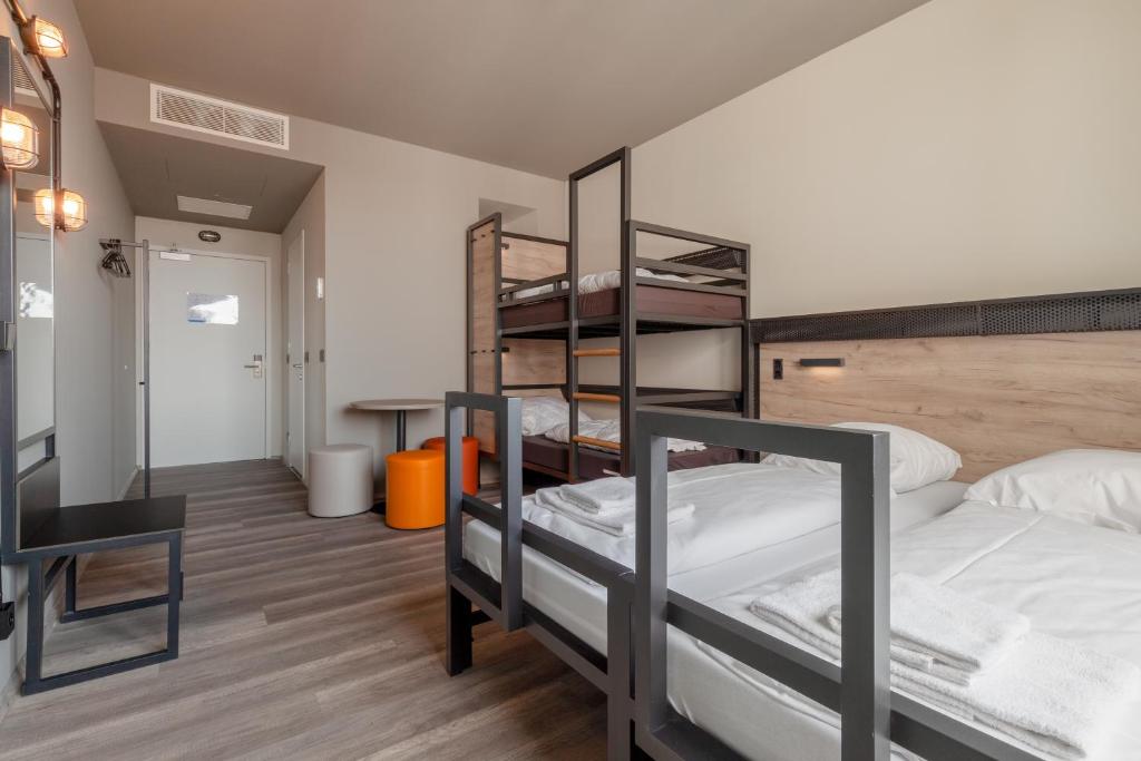 Трехместный (Трехместный номер), Wolfgang's managed by a&o