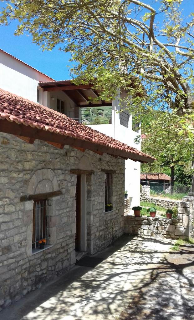 manesi stone built studio