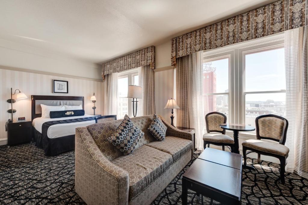 Сьюит (Полулюкс), Gaslamp Plaza Suites