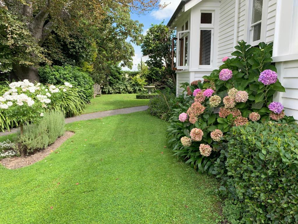 Hawkes Bay Villa-Beechwood photo 1