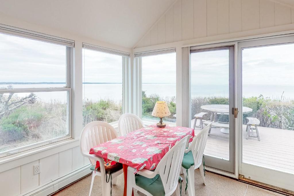 2 Bed 1 Bath Vacation home in Eastham photo 1