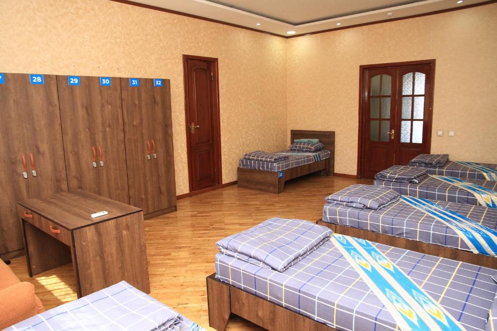 Номер (Кровать в общем 6-местном номере), Yellow Hostel Dushanbe