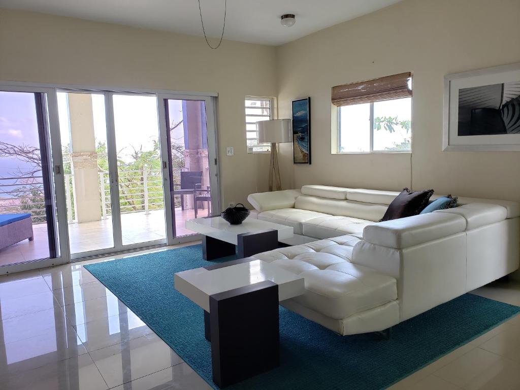 Villa Indigo Sunny 1BR Apartment in Private Gated Estate photo 2