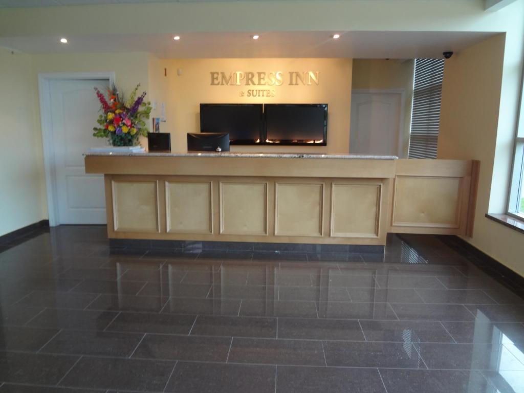Empress Inn and Suites by the Falls photo 3