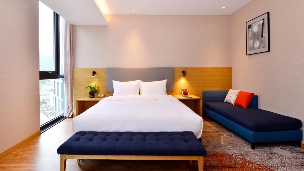 Holiday Inn Express Luanchuan, an IHG Hotel photo 3