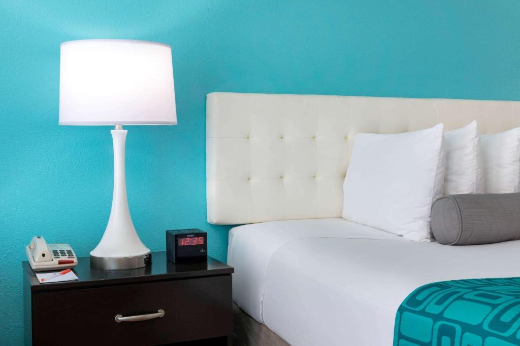 Howard Johnson by Wyndham Rock Hill image