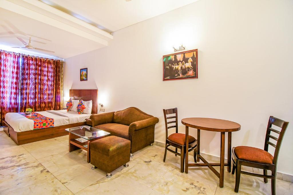 Двухместный ((Sanitised) Deluxe Room), OYO 301 Hotel Mulberry Retreat