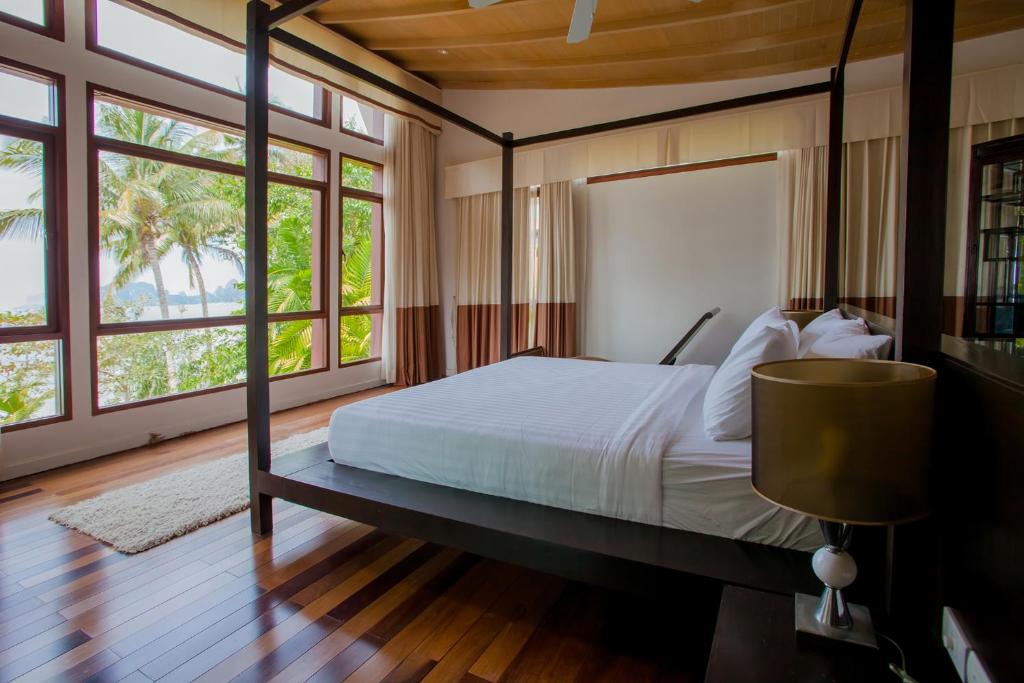 Amatapura Beach Villa 6 photo 4