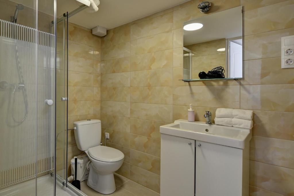 Апартаменты (Апартаменты), William's Guesthouse and Hostel