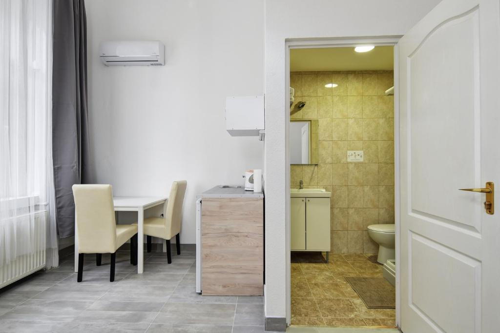 Апартаменты (Апартаменты Делюкс), William's Guesthouse and Hostel