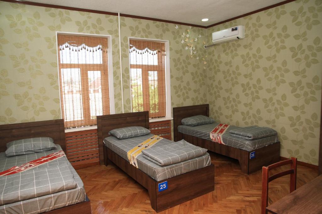 Трехместный (Стандартный трехместный номер), Yellow Hostel Dushanbe