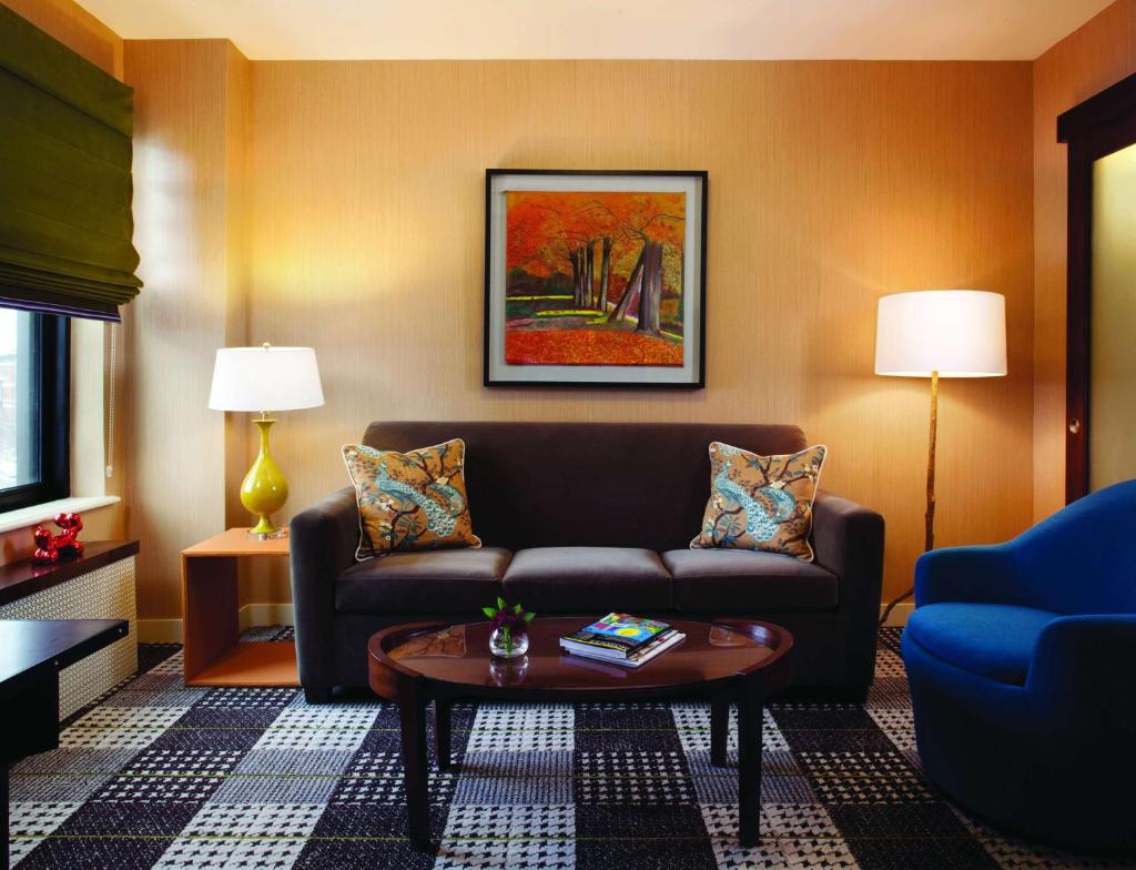 Сьюит (Полулюкс - Оборудован для гостей с ограниченными физическими возможностями), Hotel Lincoln, part of JdV by Hyatt