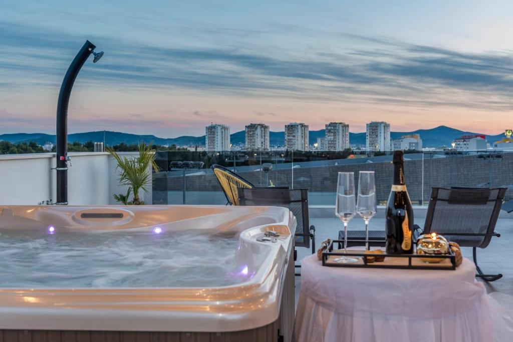 Luxury Majpruz Suites photo 2