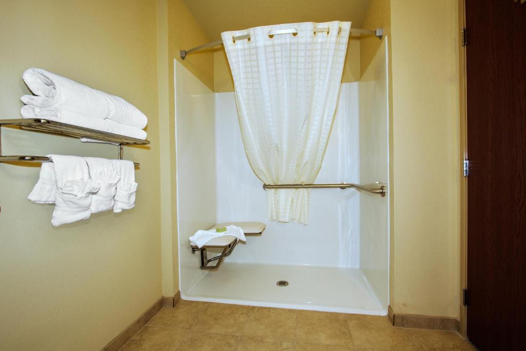 Cobblestone Inn & Suites - Avoca photo 2
