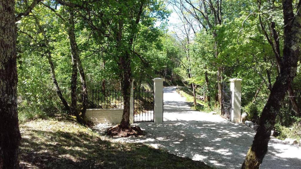 Hameau les Combelles photo 1
