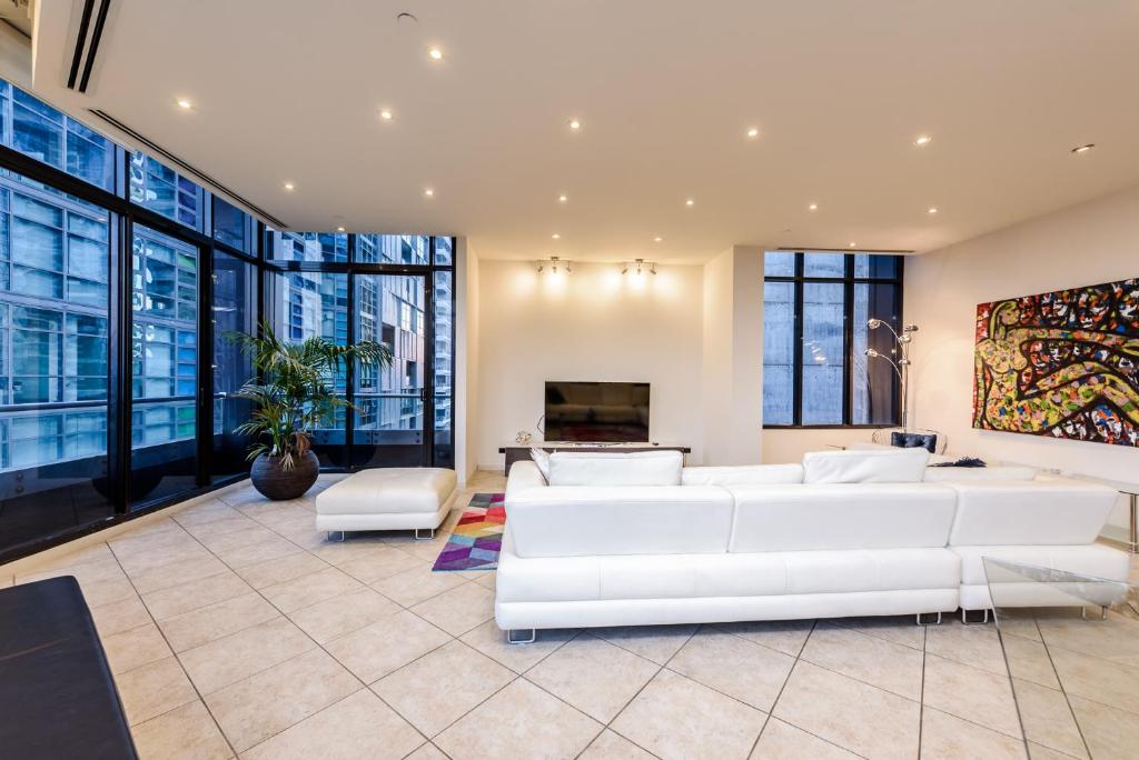 Exclusive Stays - Gallery Penthouse photo 3