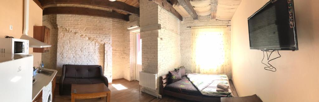 Two-floor apartments and studio 2-х этажные апартаменты и студия в самом центре photo 2
