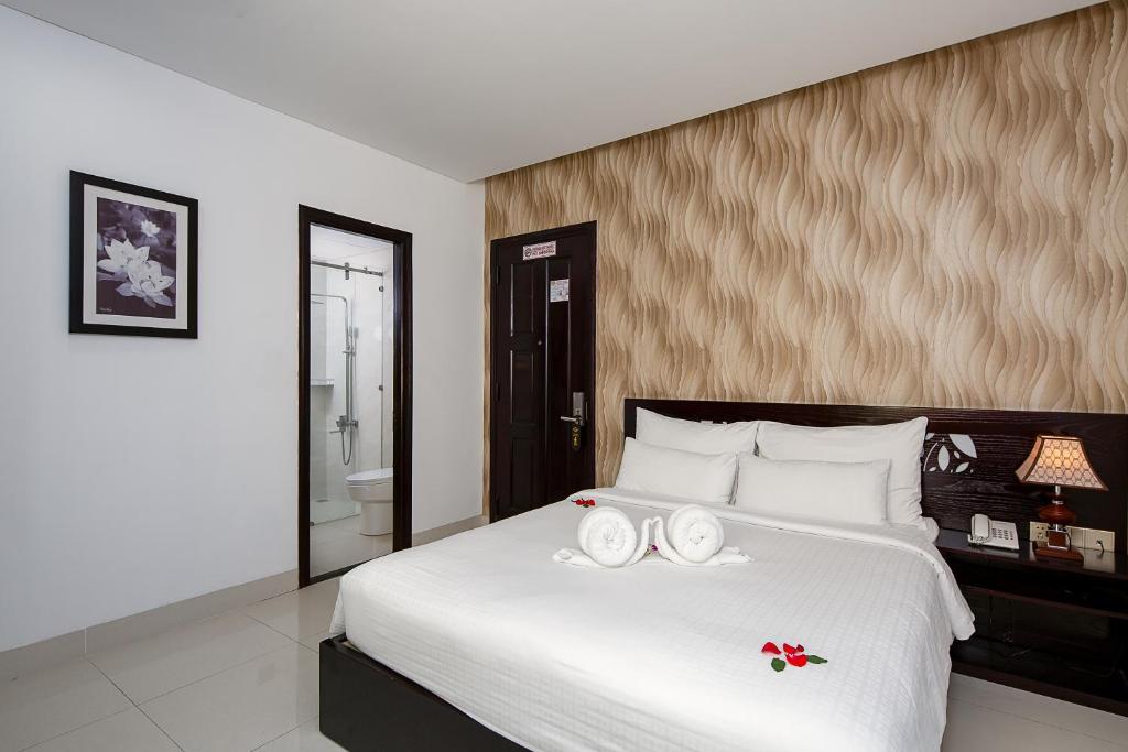 Двухместный (Улучшенный двухместный номер с 1 кроватью), Dylan Hotel Danang