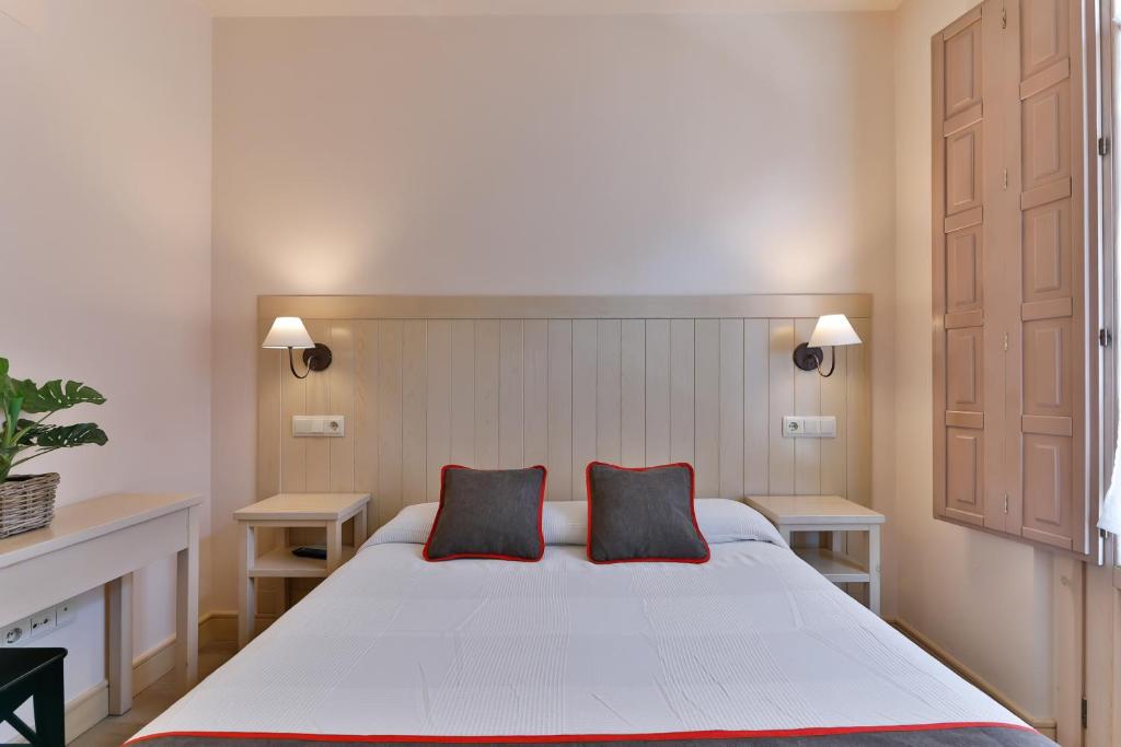 Hostal La Chata by Vivere Stays photo 4