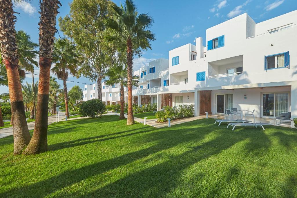 Cala Llenya Resort Ibiza photo 1
