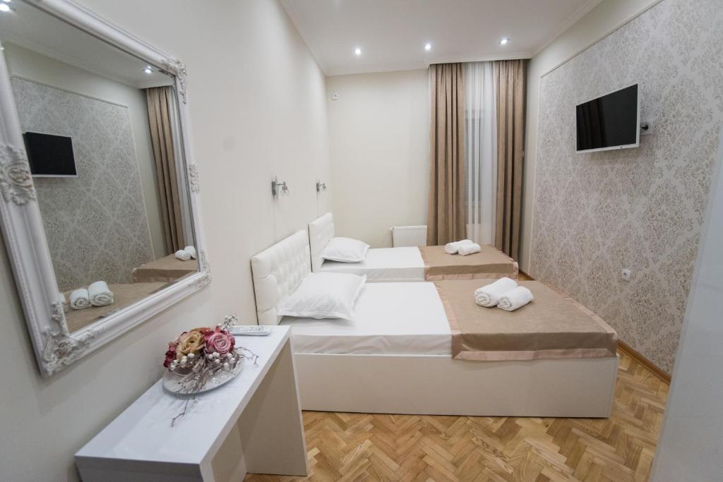Center Deluxe Garni Hotel photo 3
