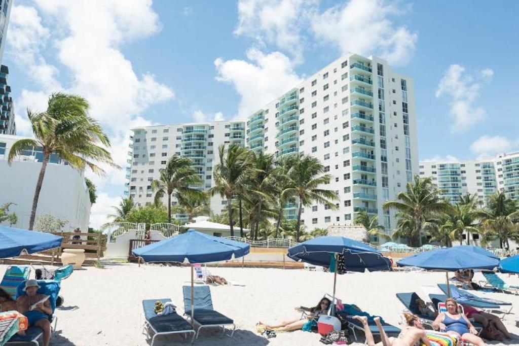 Miami Hollywood Great 2BD Condo 009-21mar - Tap to explore photos