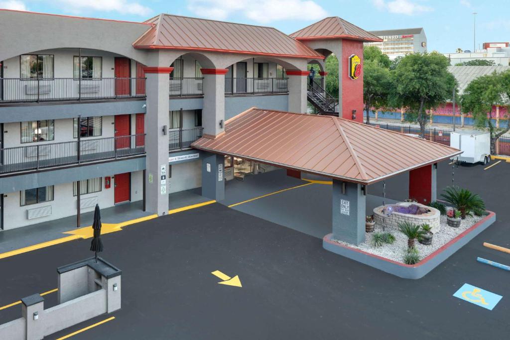 Super 8 by Wyndham Austin University/Downtown Area photo 4
