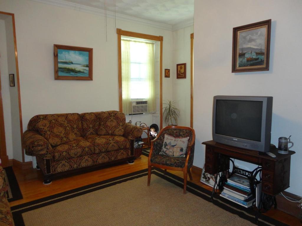 Historic Hill Inn photo 3